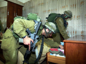 Do território palestino ao sul do Líbano: política sistemática de saque generalizada no Exército Israelense, deixada impune