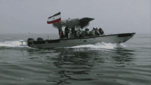 Tasnim sobre o Exército Iraniano: Destróieres dos EUA foram alvos com mísseis e drones