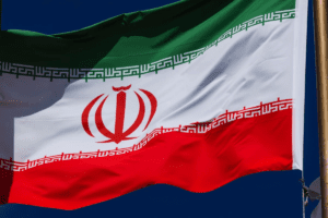 Cidade no sul do Irã é atingida por projéteis inimigos, diz mídia iraniana