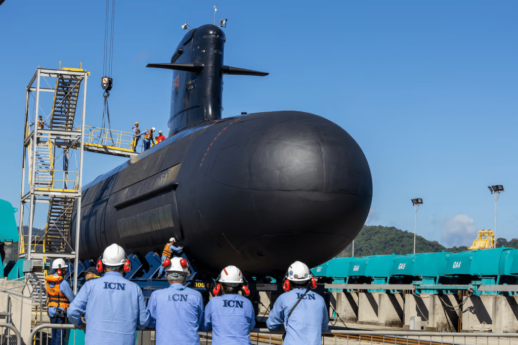 Submarinos que França vai vender à Argentina devem ser construídos no Brasil, diz ministro da Defesa