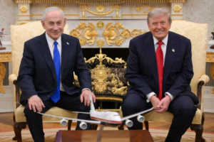 Netanyahu apoia estratégia de pressão em primeiro lugar sobre o Irã após conversas de Trump