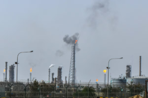 Ataque do Irã atinge usina de dessalinização no Kuwait e expõe crise hídrica no Oriente Médio