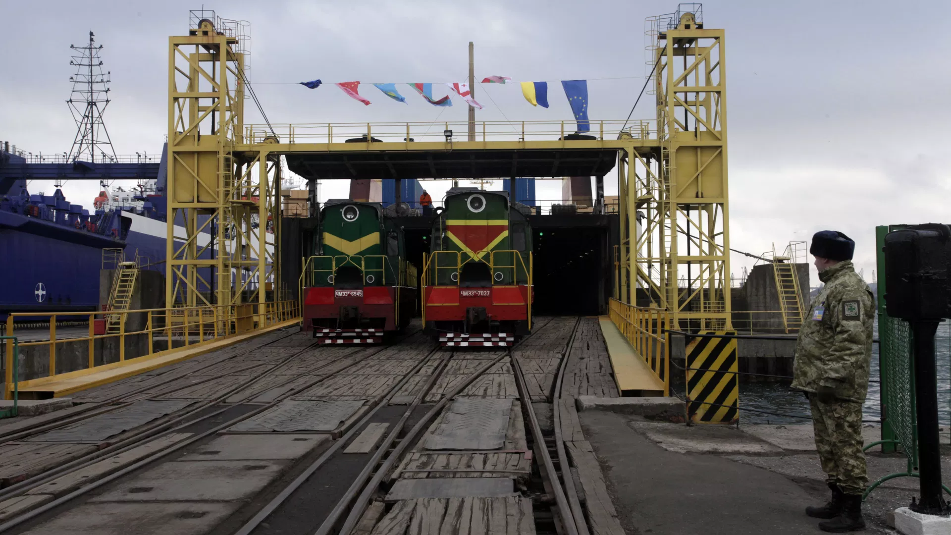 Especialista: Rússia avança e priva Exército ucraniano de suprimentos por terra e mar