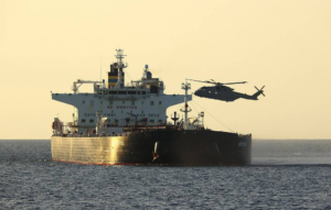 UE aprova mecanismo para confiscar e vender petróleo russo de petroleiros detidos