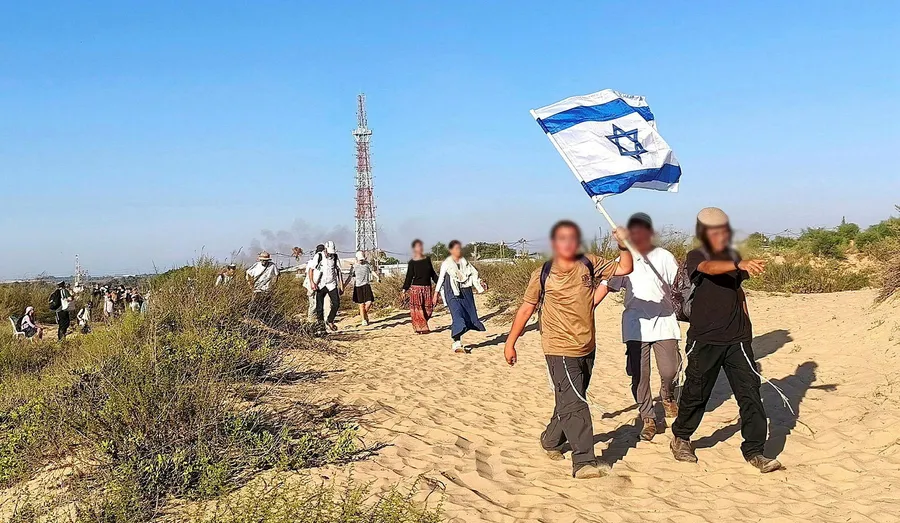 Milhares participaram de uma marcha pelo assentamento em Gaza; Daniella Weiss: Não haverá mais árabes lá