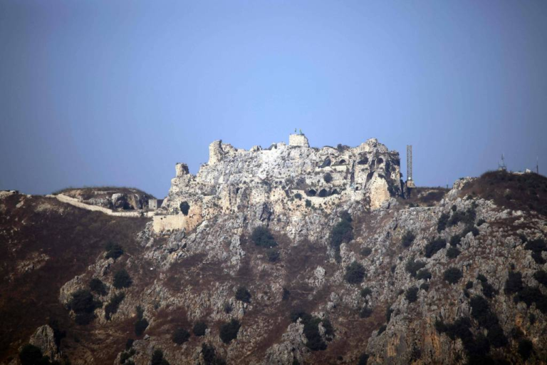 Líbano diz que explosões de Israel perto de castelo capturado ameaçam cessar-fogo